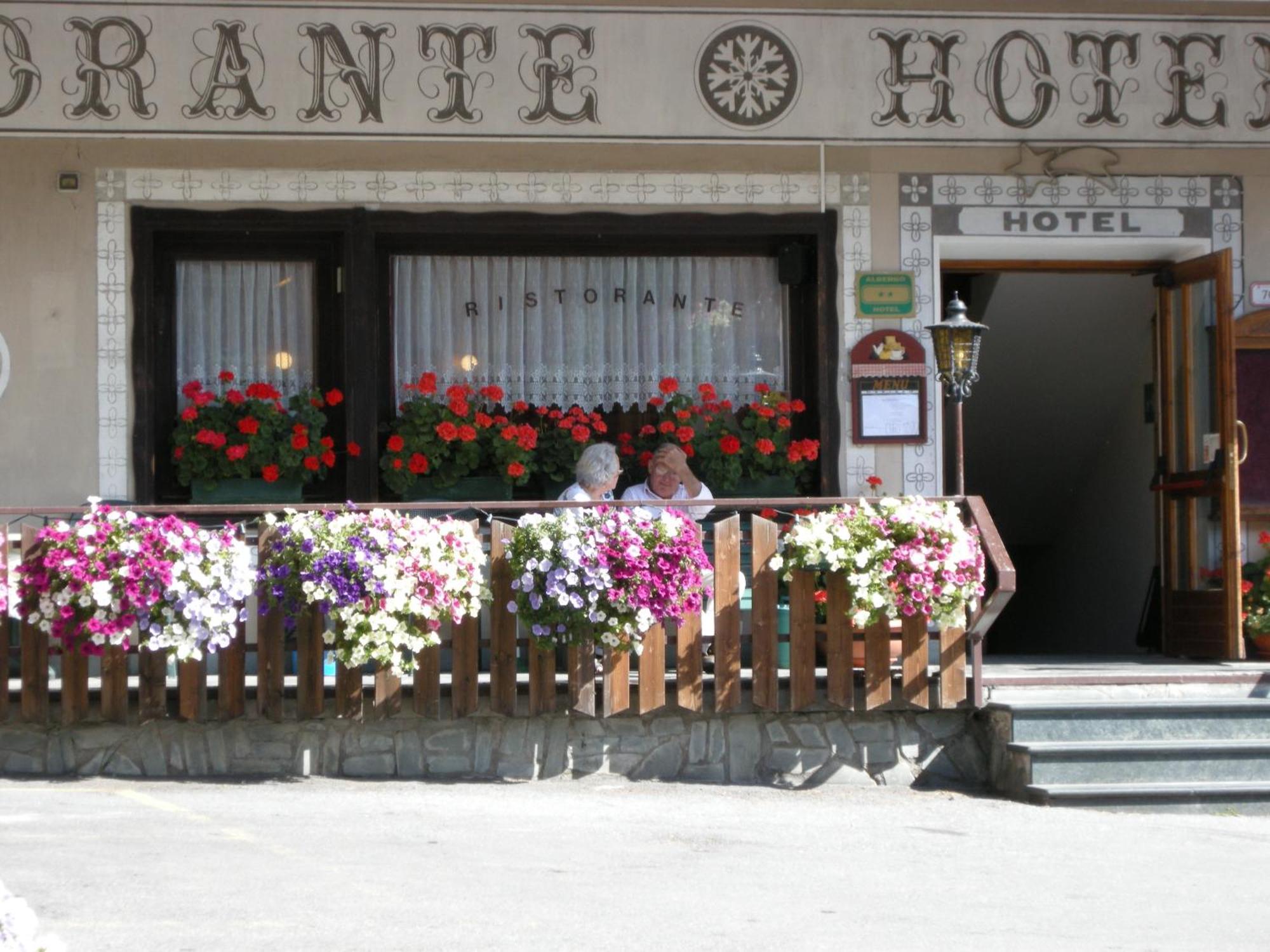 Hotel Federia Livigno Esterno foto